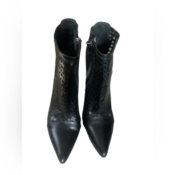 Sandro Black perforated leather laser cut booties excellent condition size 7.5 - Picture 3 of 8